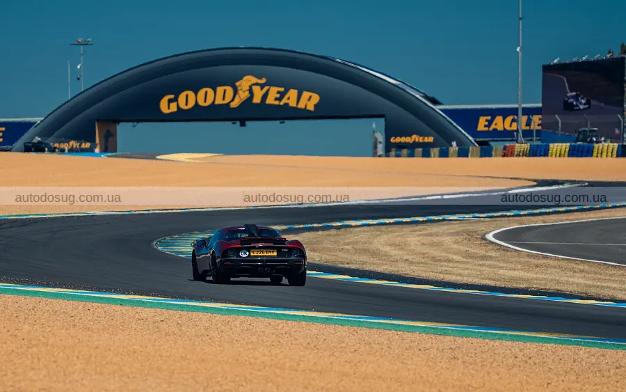 Le Mans GTR виїхав на трасу в Ле-Мані