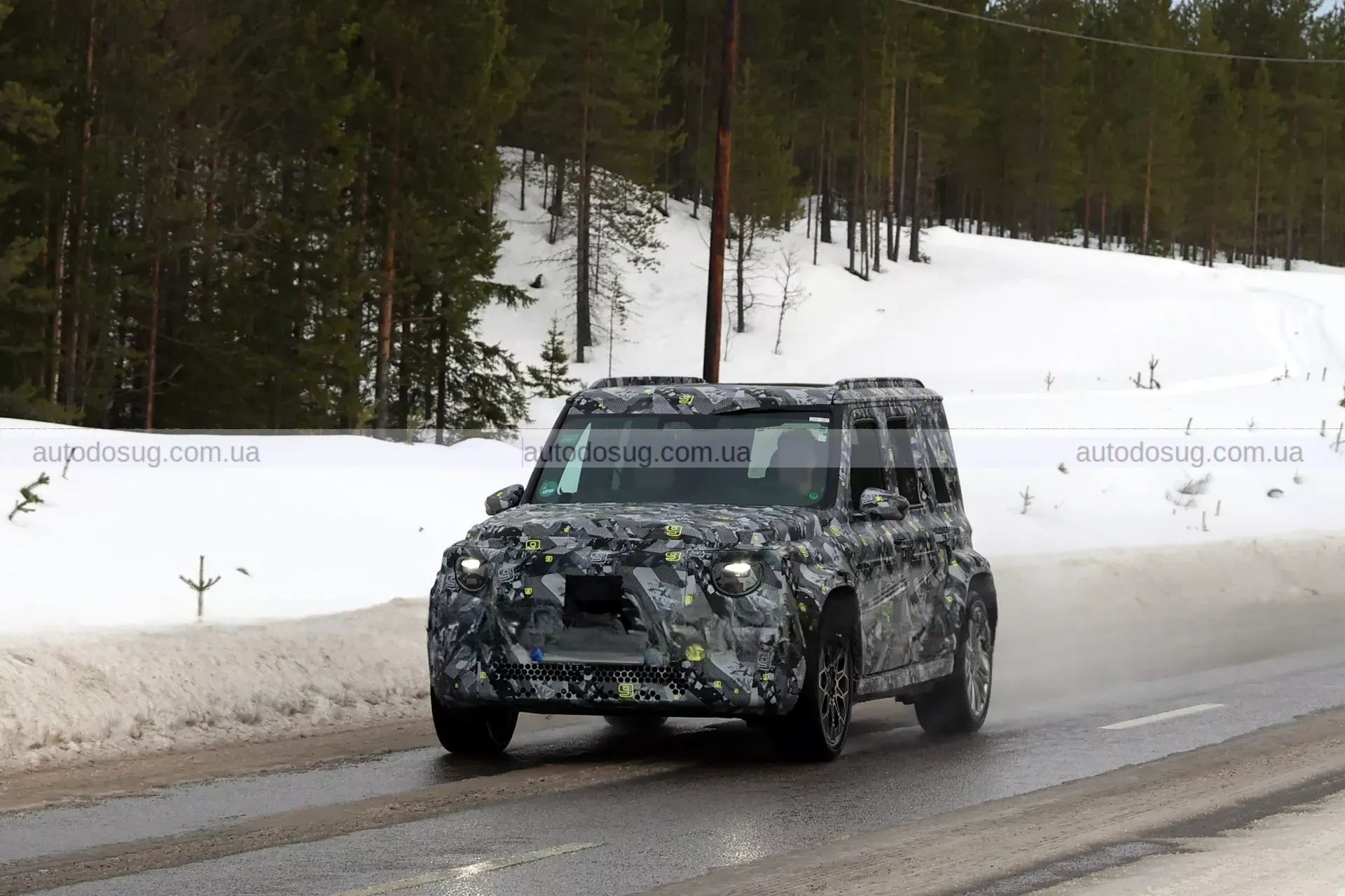 Маленький G-Class Mercedes переїжджає до Угорщини