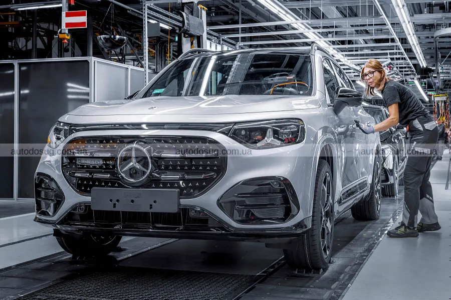 Mercedes зміщує виробництво до дешевшої Угорщини