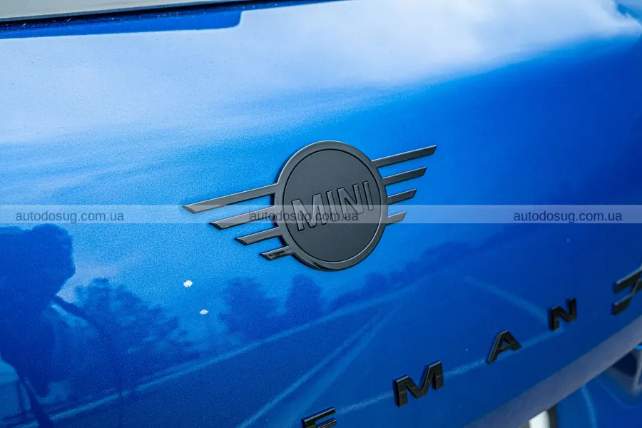 Mini Aceman JCW e дивує розгоном, але трясе