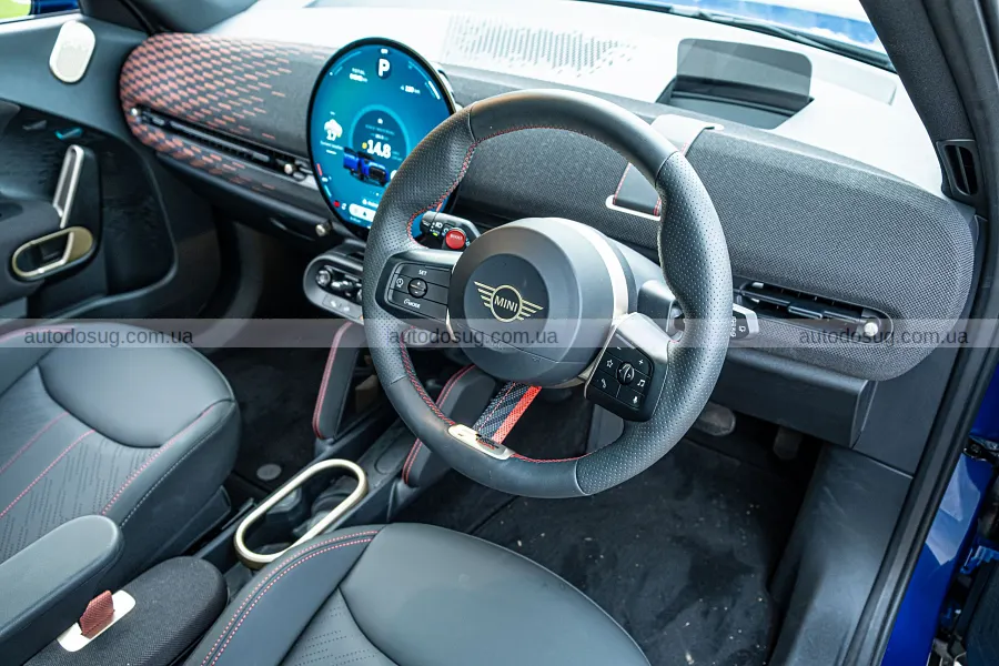 Mini Aceman JCW e дивує розгоном, але трясе