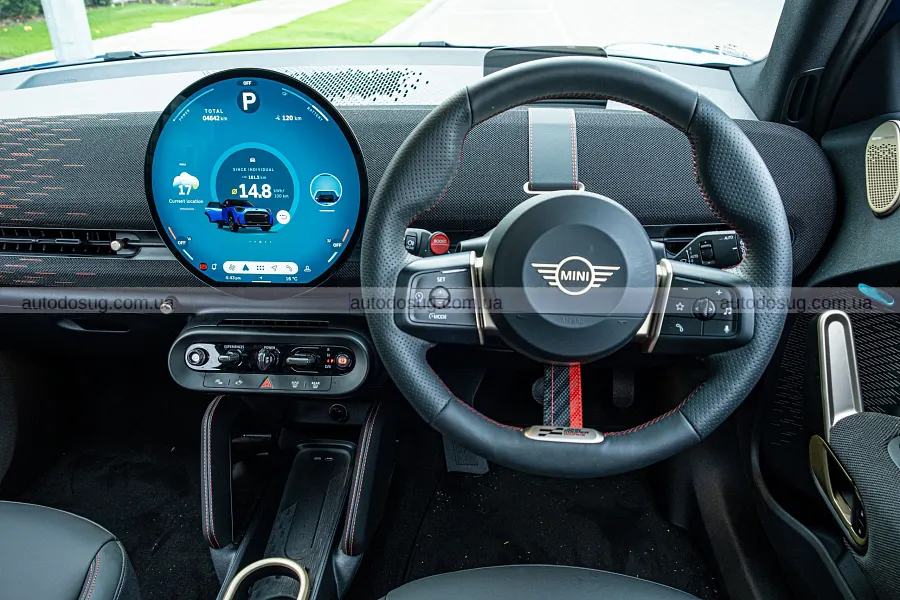 Mini Aceman JCW e дивує розгоном, але трясе