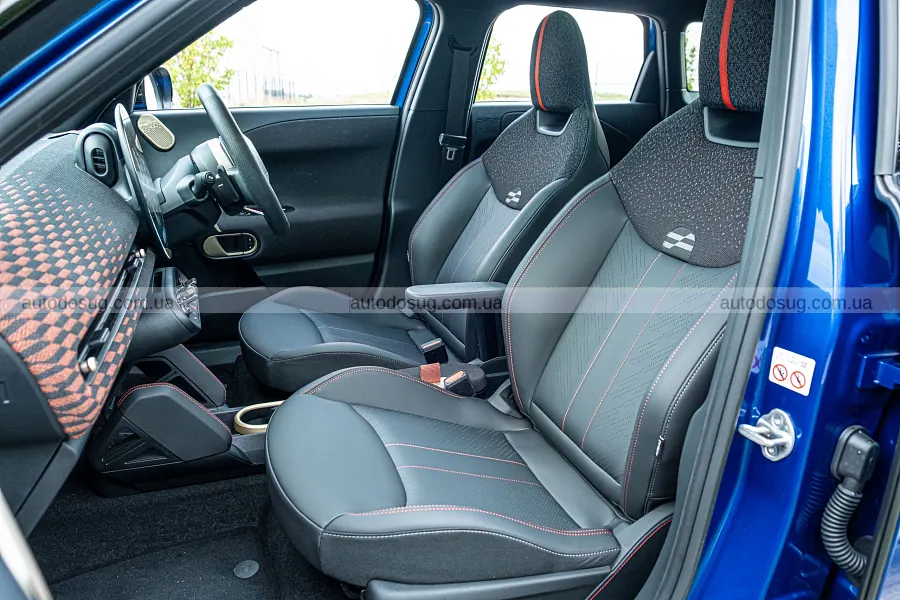 Mini Aceman JCW e дивує розгоном, але трясе
