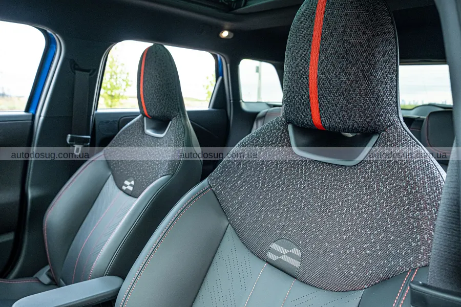Mini Aceman JCW e дивує розгоном, але трясе