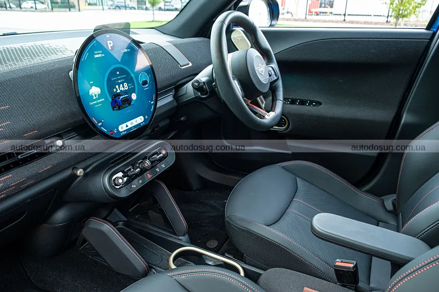 Mini Aceman JCW e дивує розгоном, але трясе
