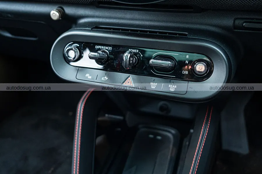 Mini Aceman JCW e дивує розгоном, але трясе