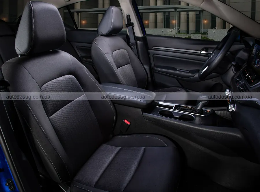 Nissan знімає Altima і готує новий Rogue