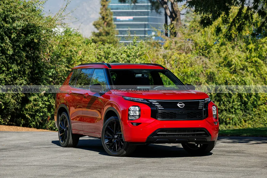 Nissan знімає Altima і готує новий Rogue