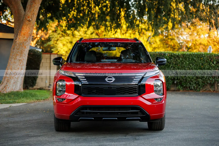 Nissan знімає Altima і готує новий Rogue