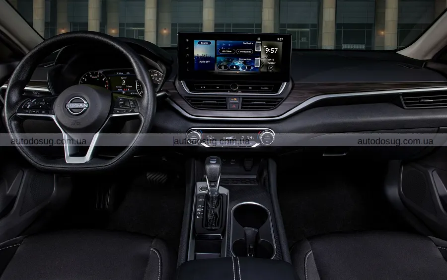 Nissan знімає Altima і готує новий Rogue