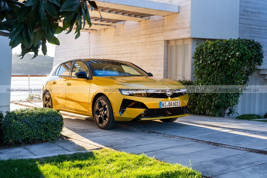 Нова Opel Astra може залишитися без хетчбека