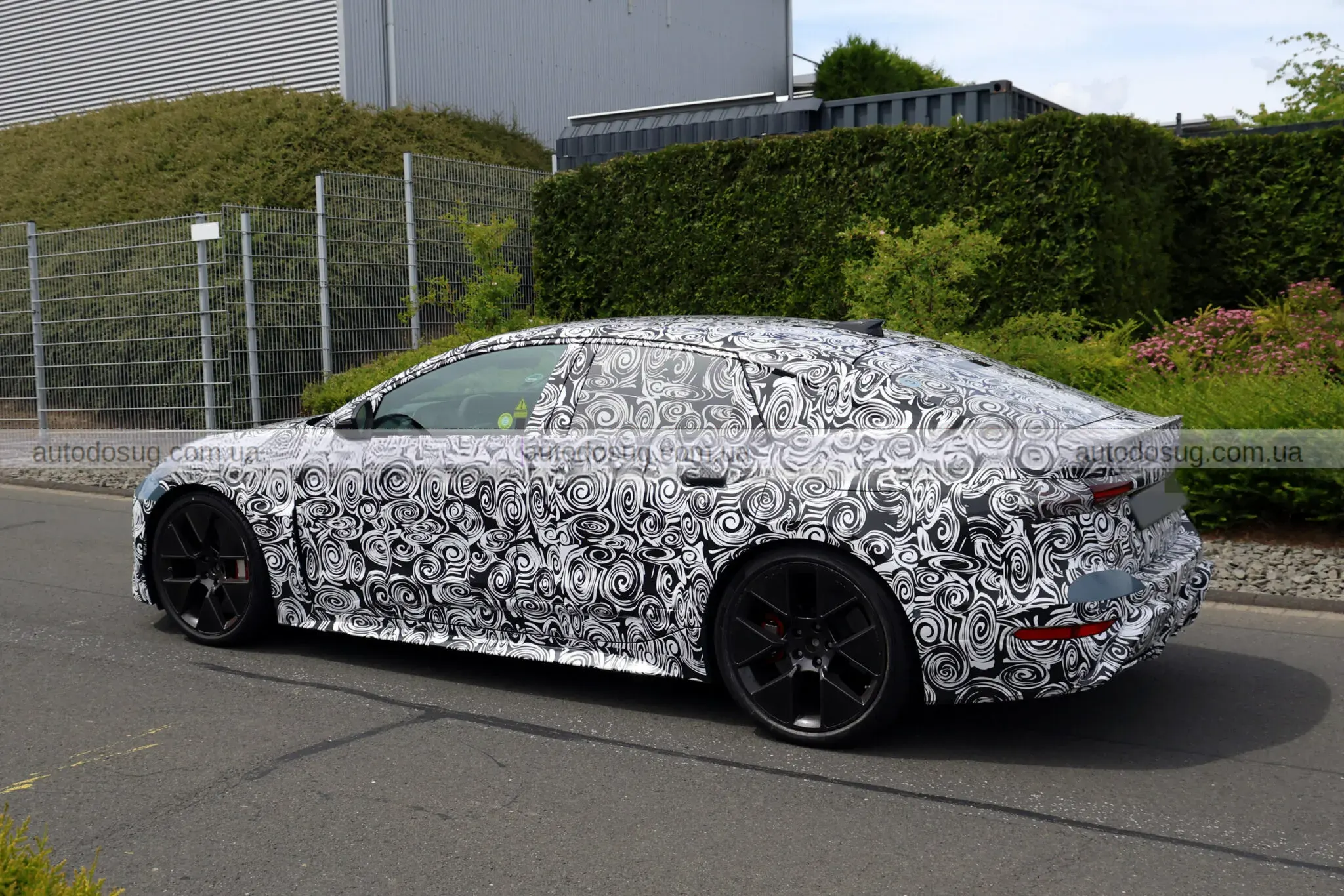 Новий Audi S6 e-tron знову виїхав на тести