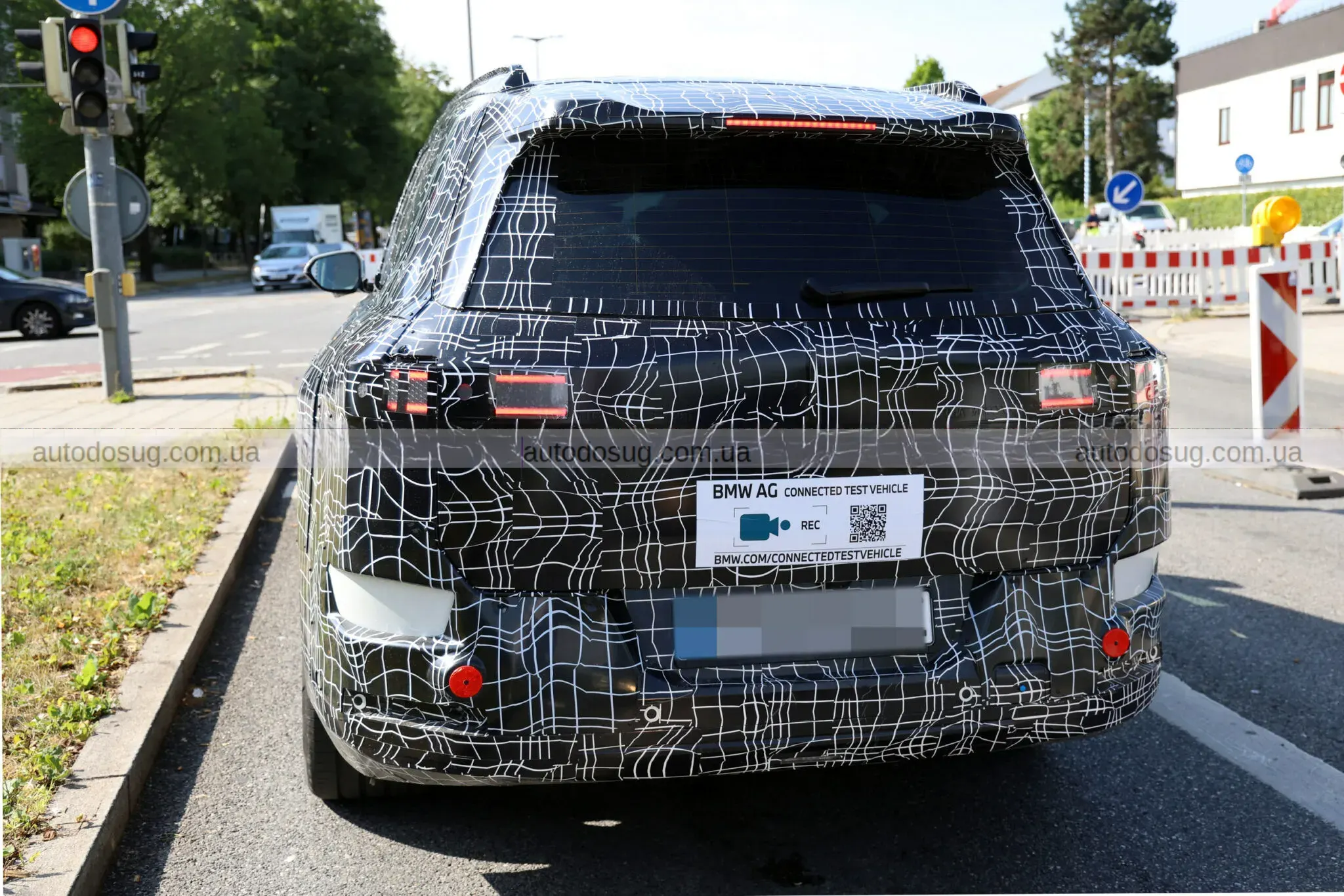 Новий BMW iX7 показав гігантський дисплей