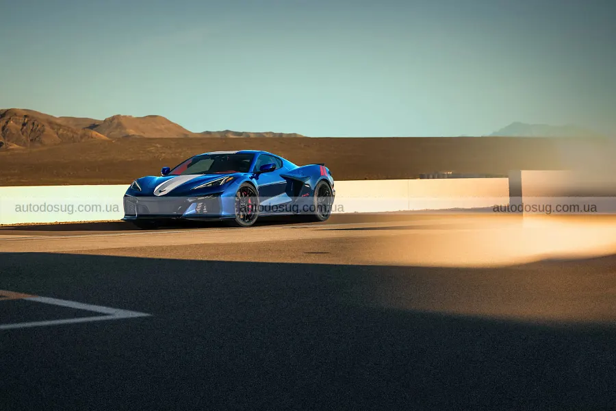 Новий Corvette Grand Sport стрімко наздоганяє Stingray