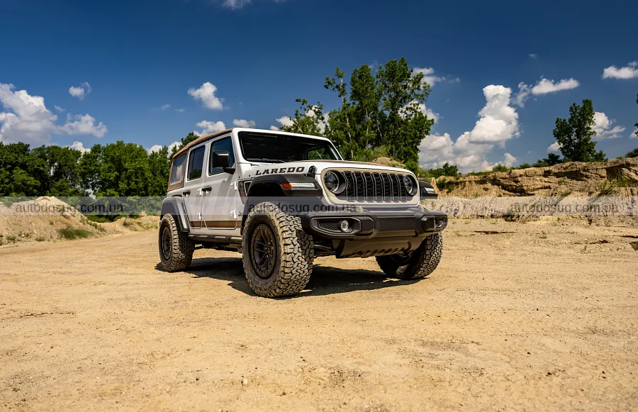 Новий Jeep Wrangler Laredo повернув настрій 80-х