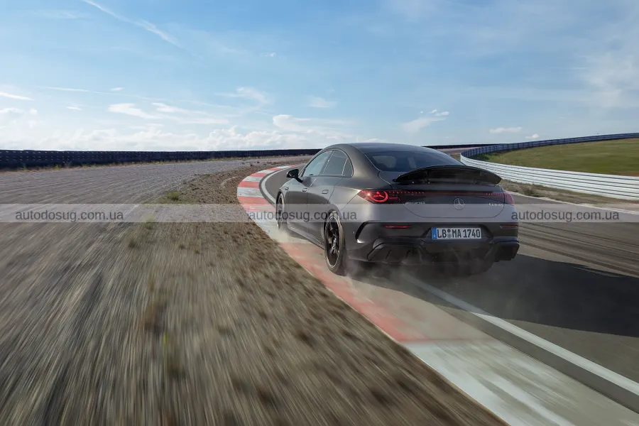Новий Mercedes-AMG CLA 45 EV видав 671 к.с.