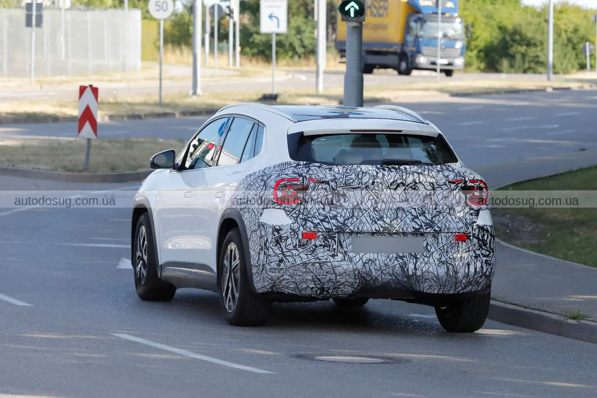 Новий Mercedes GLA показали до прем’єри