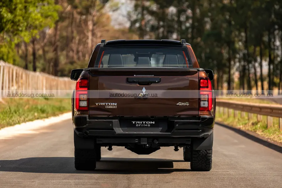 Новий Mitsubishi Triton BF///MS отримав темний стиль