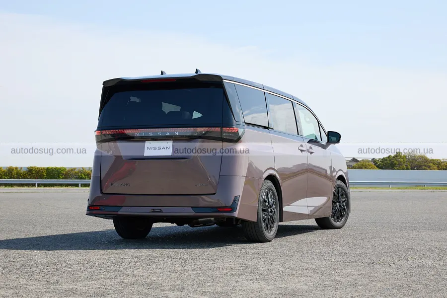 Новий Nissan Elgrand повернувся з гібридом