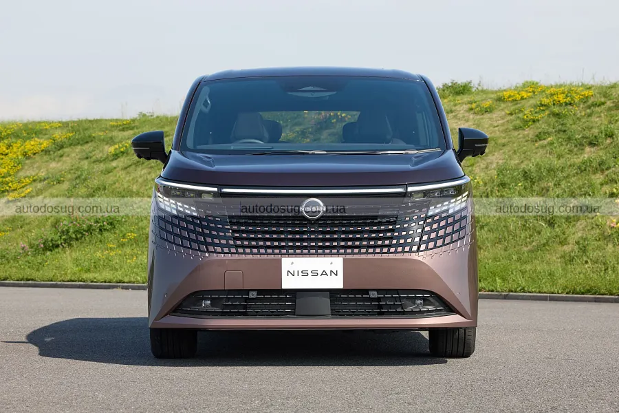 Новий Nissan Elgrand повернувся з гібридом