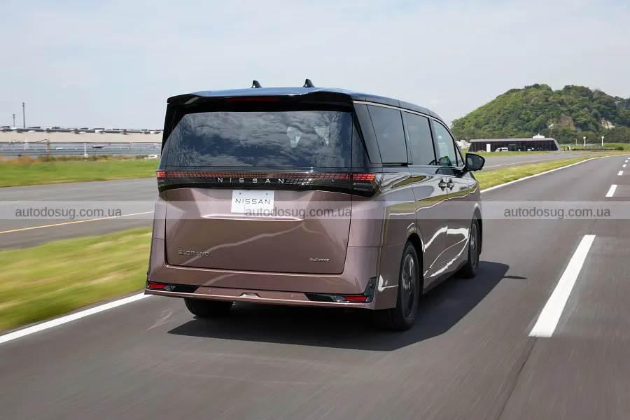 Новий Nissan Elgrand повернувся з гібридом