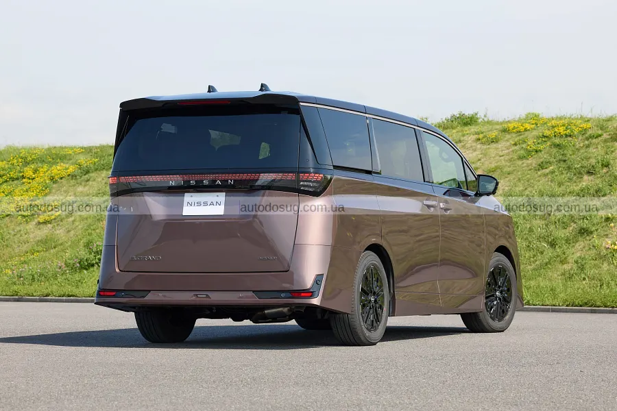 Новий Nissan Elgrand повернувся з гібридом