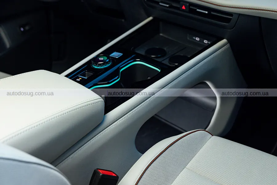 Новий VW Atlas подорожчав, але став багатшим