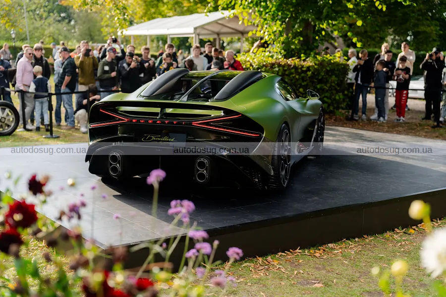 Очільник Bugatti обирає не суперкар, а довіру
