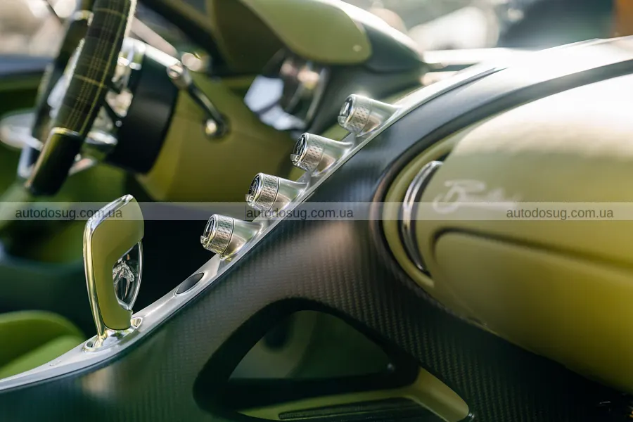 Очільник Bugatti обирає не суперкар, а довіру