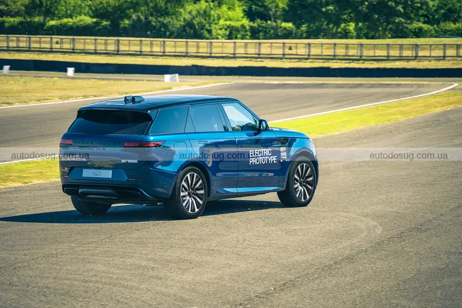 Range Rover Sport переходить на струм, але V8 лишає