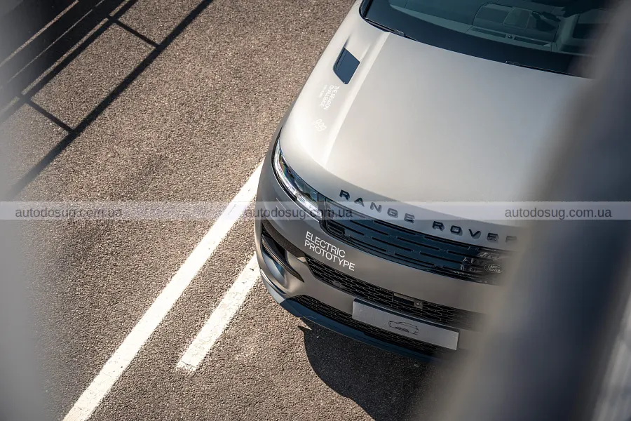 Range Rover Sport переходить на струм, але V8 лишає