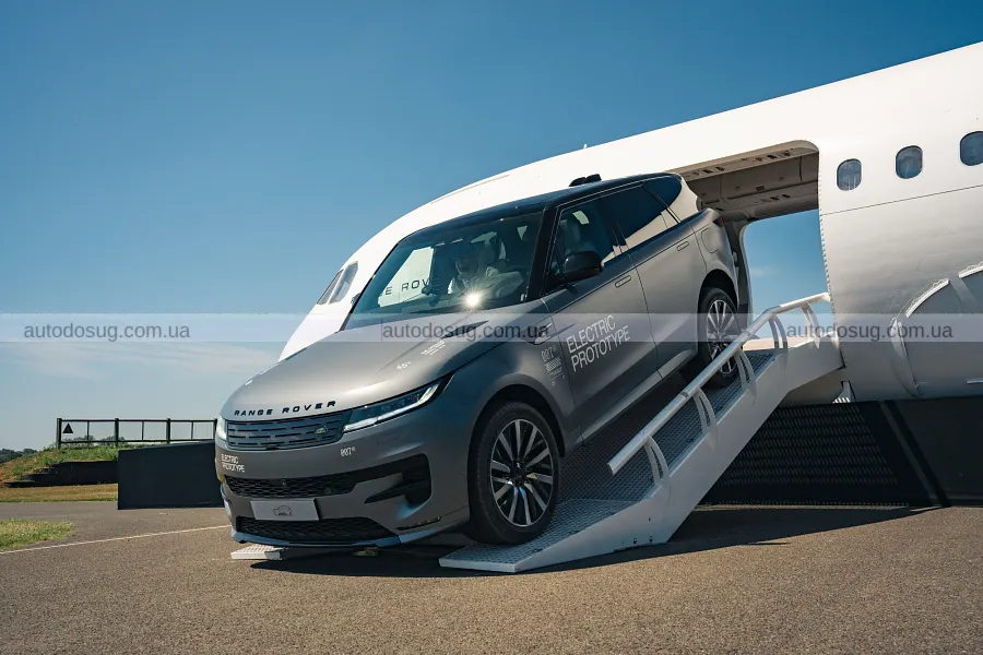 Range Rover Sport переходить на струм, але V8 лишає