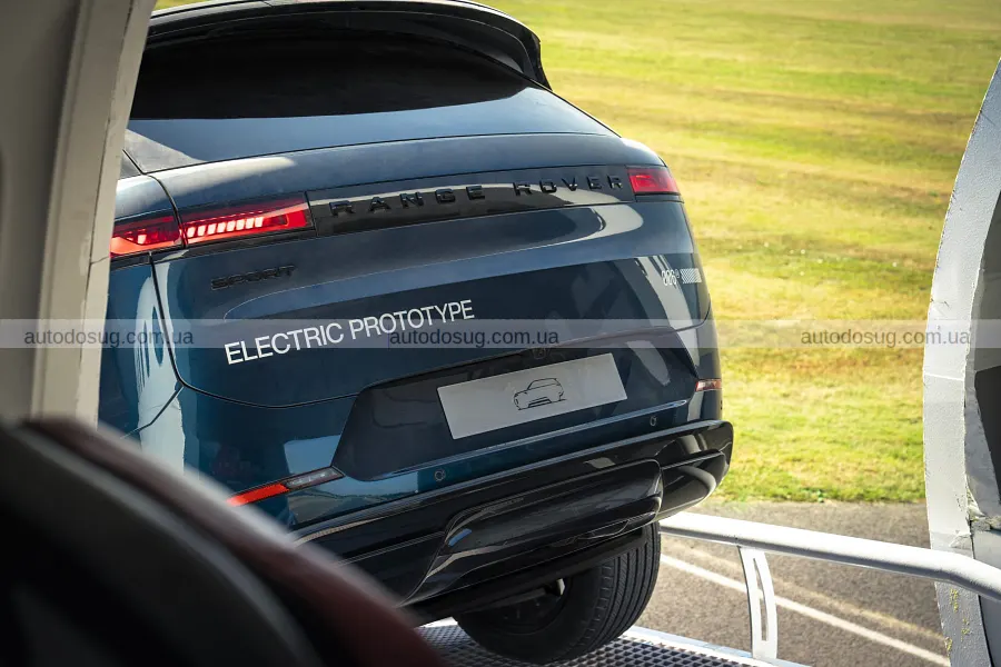 Range Rover Sport переходить на струм, але V8 лишає