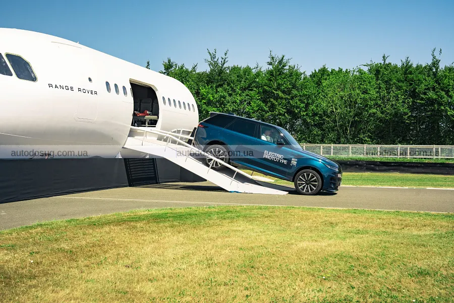 Range Rover Sport переходить на струм, але V8 лишає