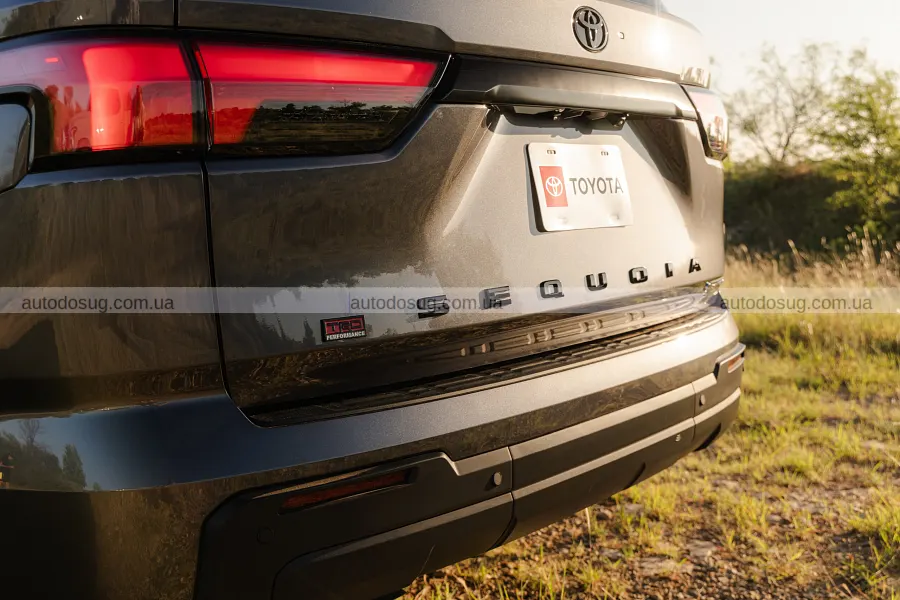 Toyota Sequoia змінилася і отримала Trailhunter