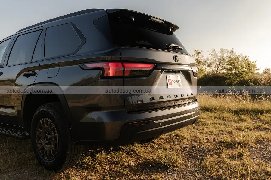 Toyota Sequoia змінилася і отримала Trailhunter