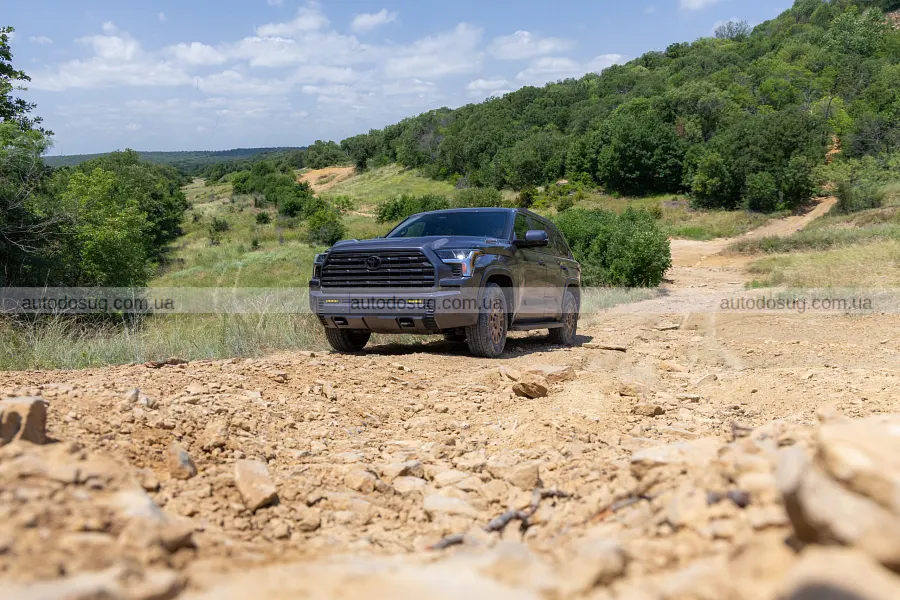 Toyota Sequoia змінилася і отримала Trailhunter