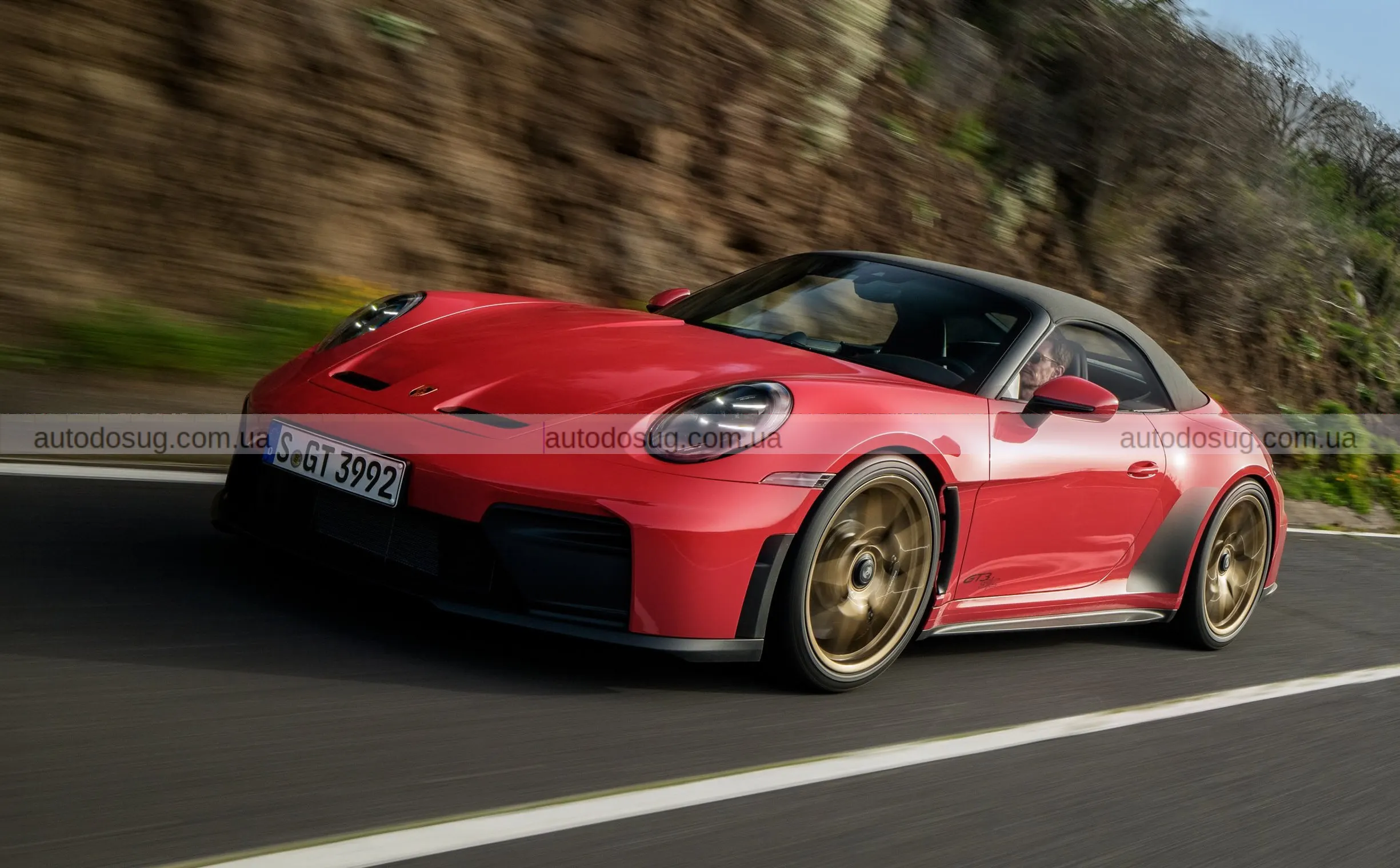 У Porsche помітили GT3 Touring з «качиним хвостом»