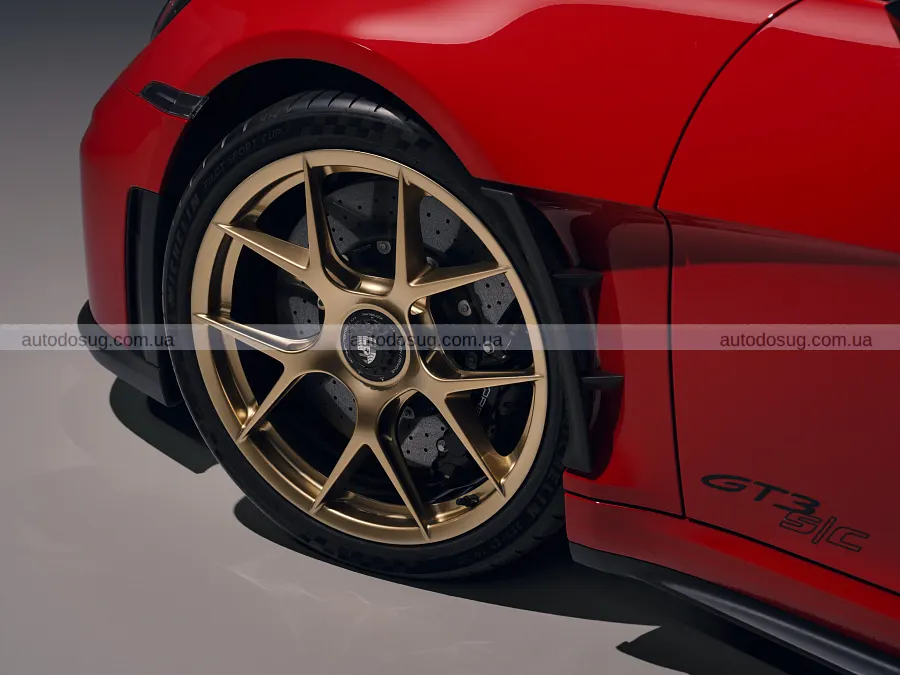 У Porsche помітили GT3 Touring з «качиним хвостом»