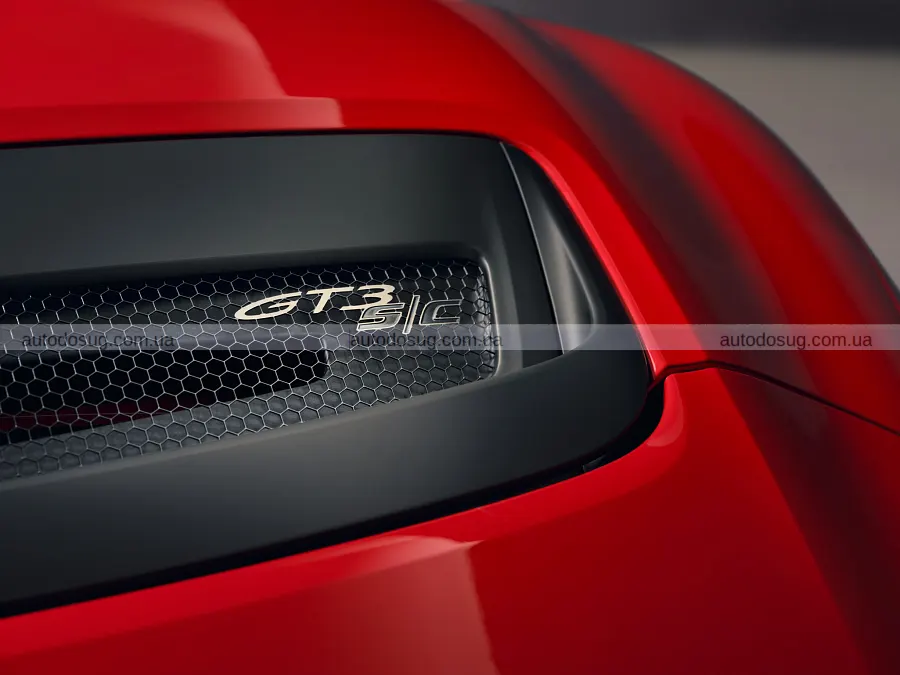 У Porsche помітили GT3 Touring з «качиним хвостом»