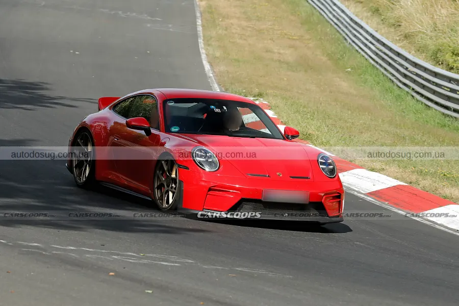 У Porsche помітили GT3 Touring з «качиним хвостом»
