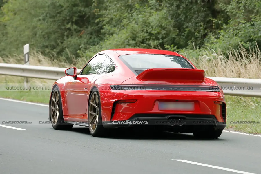 У Porsche помітили GT3 Touring з «качиним хвостом»