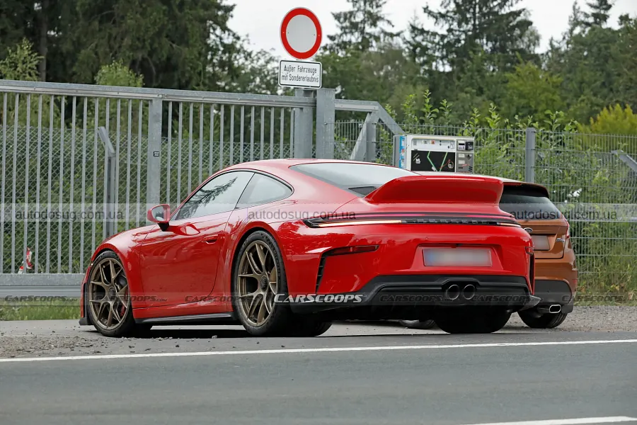 У Porsche помітили GT3 Touring з «качиним хвостом»