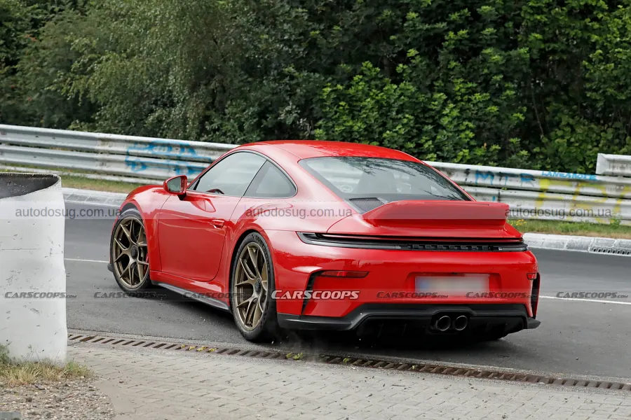 У Porsche помітили GT3 Touring з «качиним хвостом»