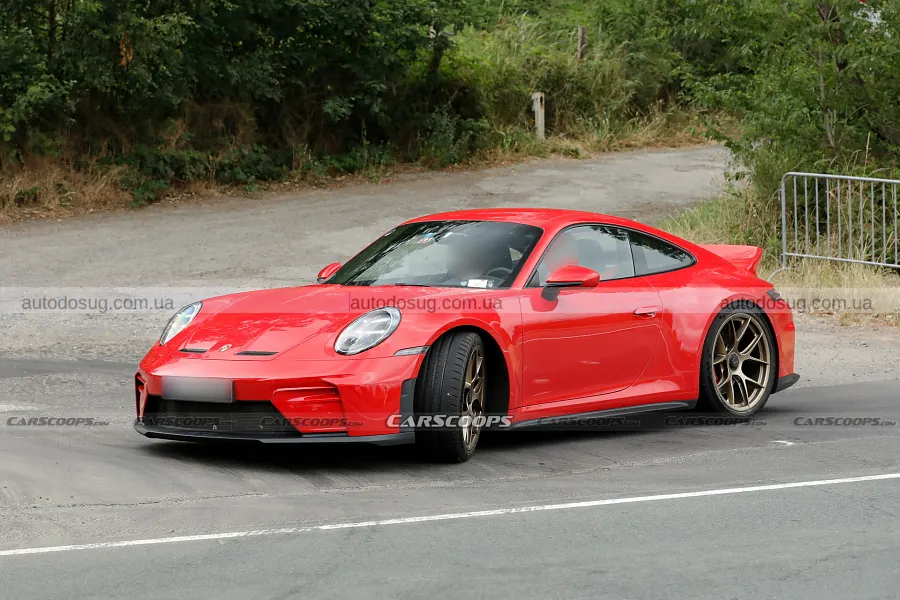 У Porsche помітили GT3 Touring з «качиним хвостом»