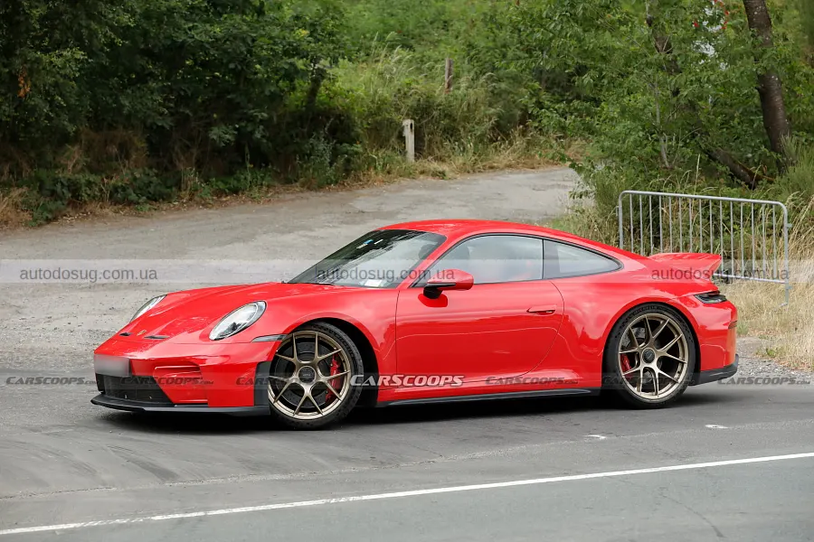 У Porsche помітили GT3 Touring з «качиним хвостом»