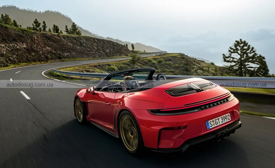 У Porsche помітили GT3 Touring з «качиним хвостом»
