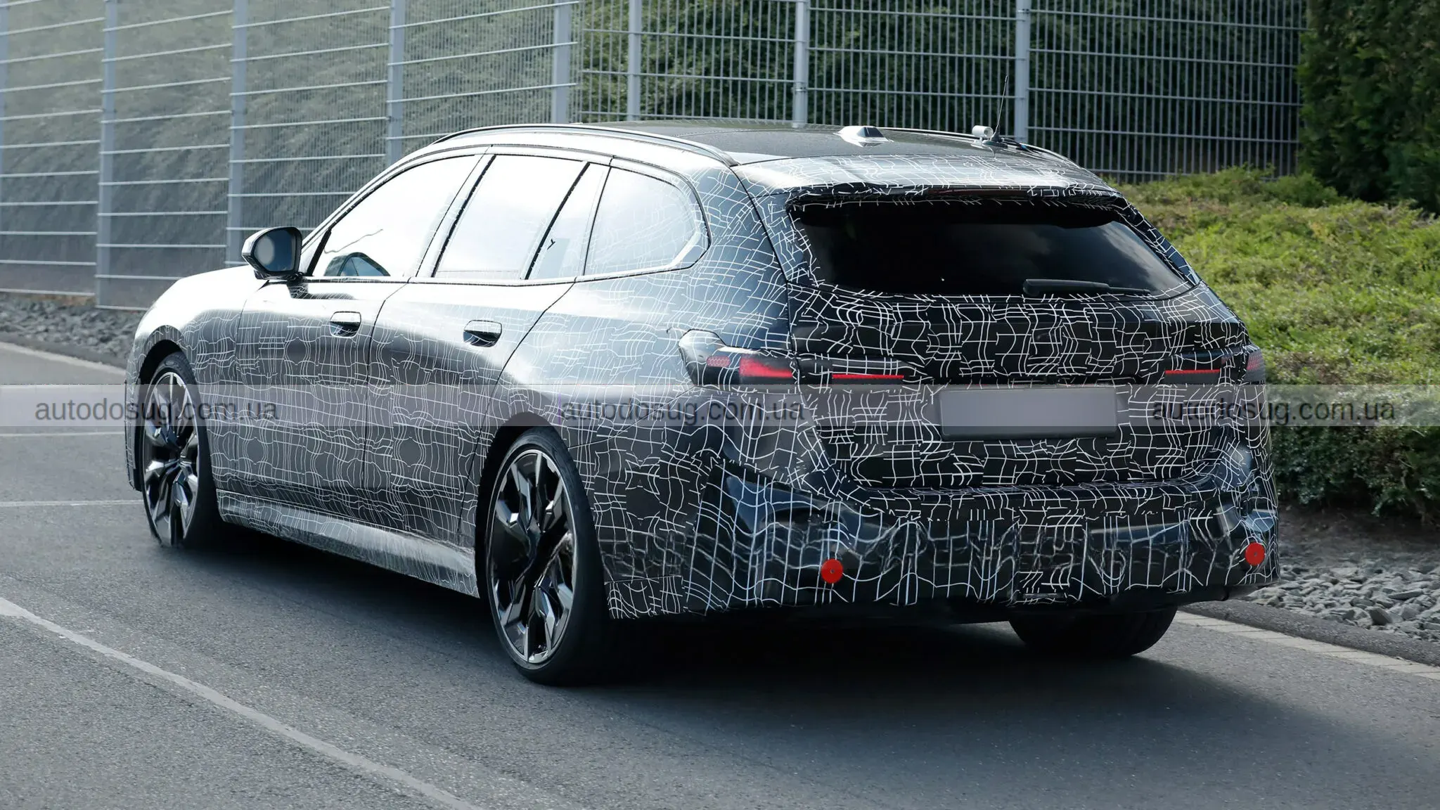 BMW готує новий стиль для 5-Series Touring