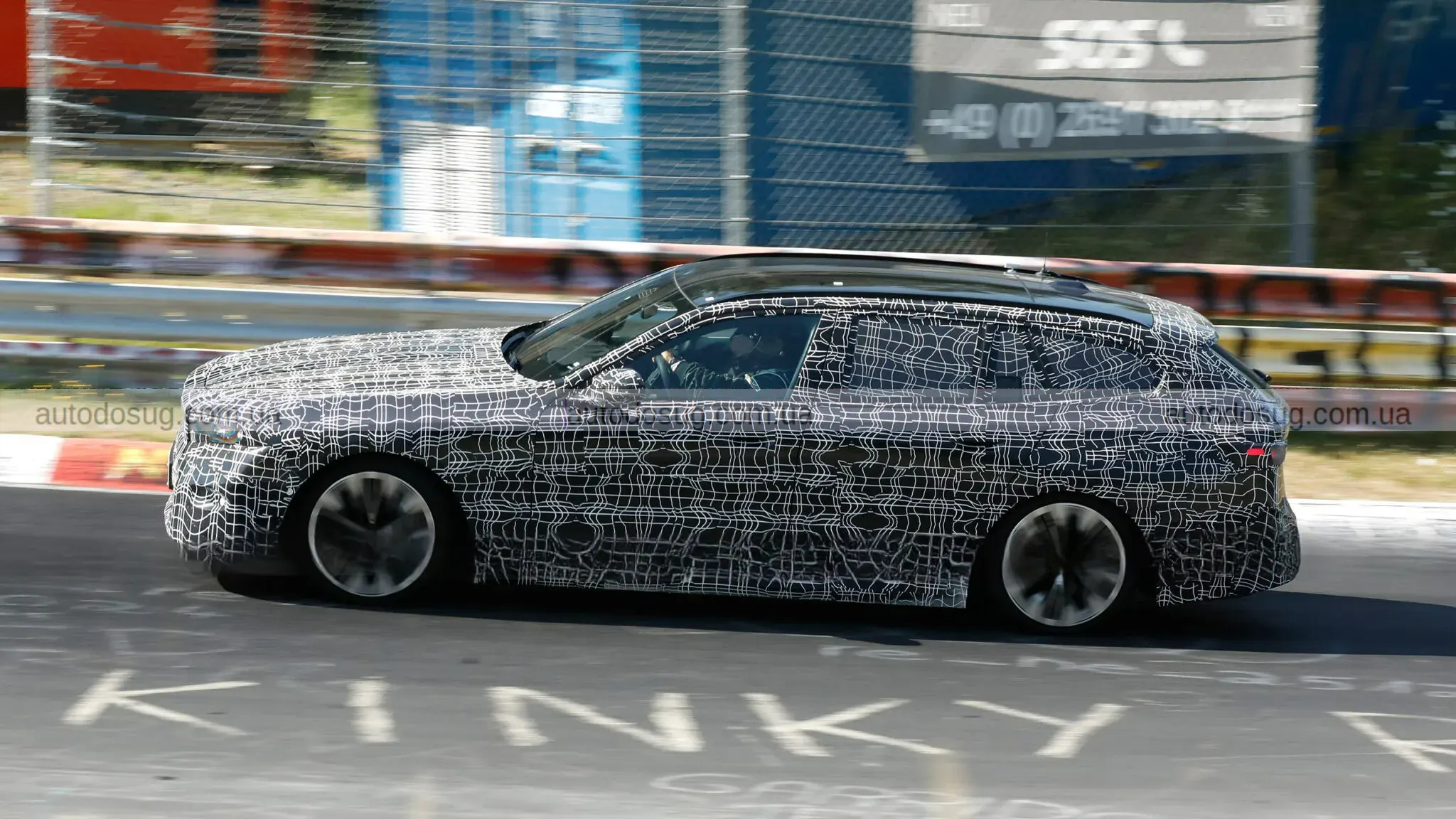 BMW готує новий стиль для 5-Series Touring