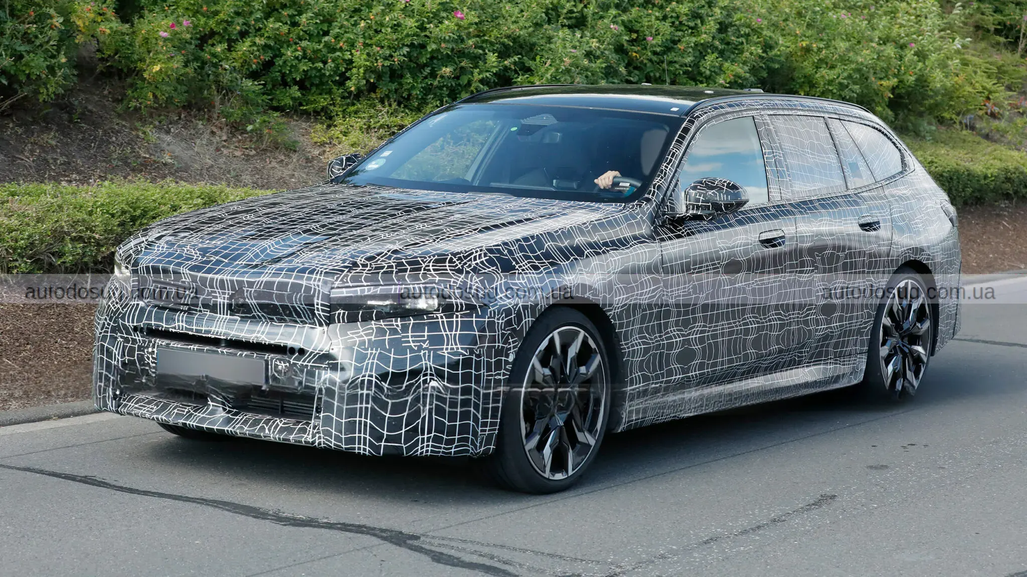 BMW готує новий стиль для 5-Series Touring